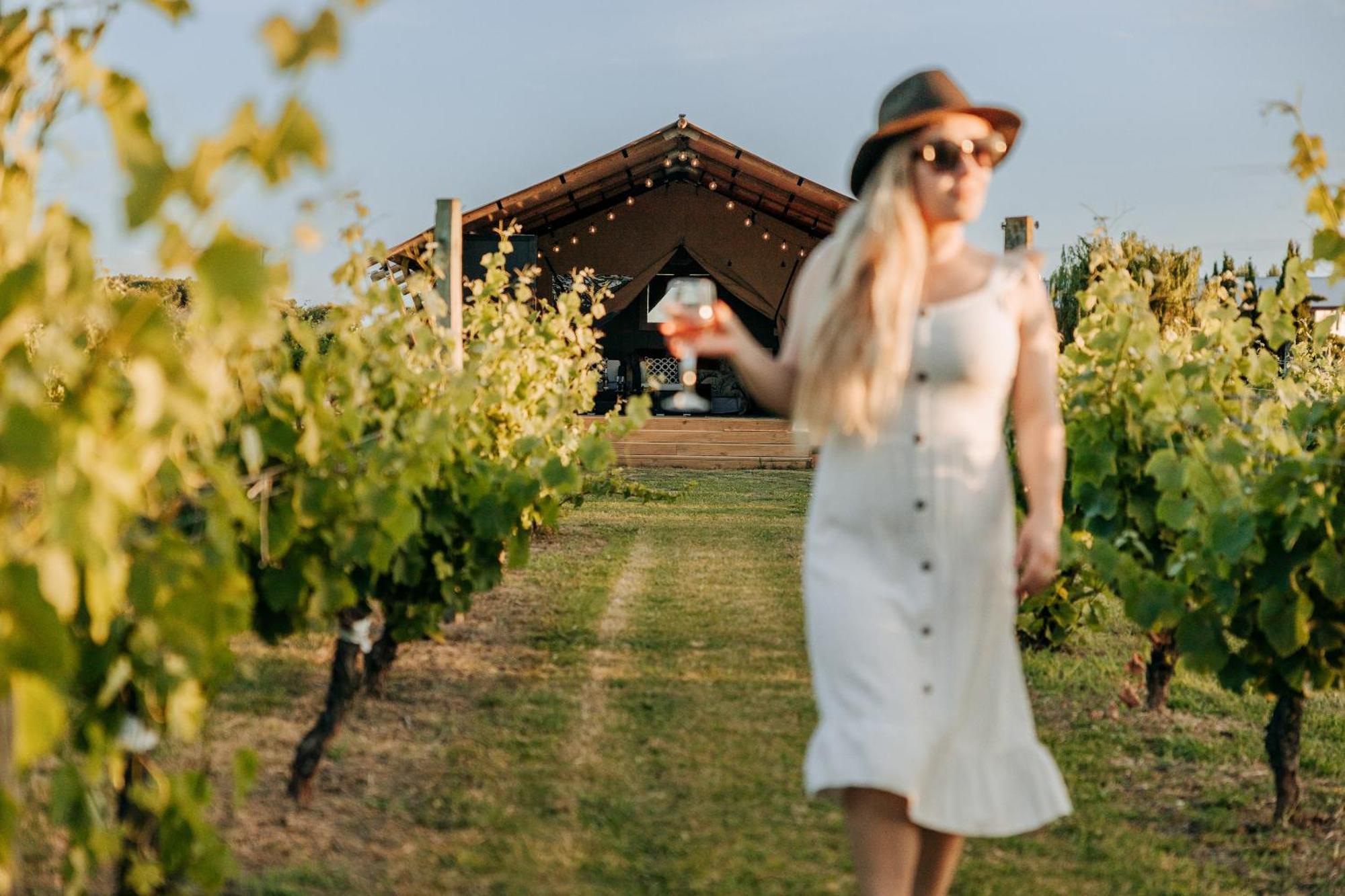 Villas & Vines Glamping เฮสติงส์ ภายนอก รูปภาพ